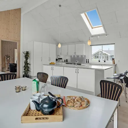 Tatil Evi 8 Bedroom Stunning In Nordborg